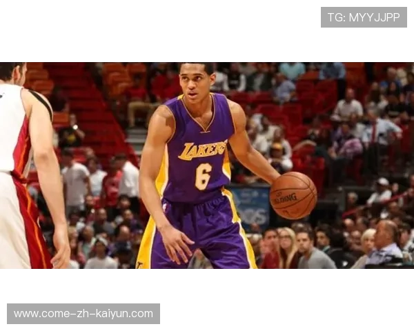 湖人替补惊艳全场：新星崛起引领球队逆转辉煌